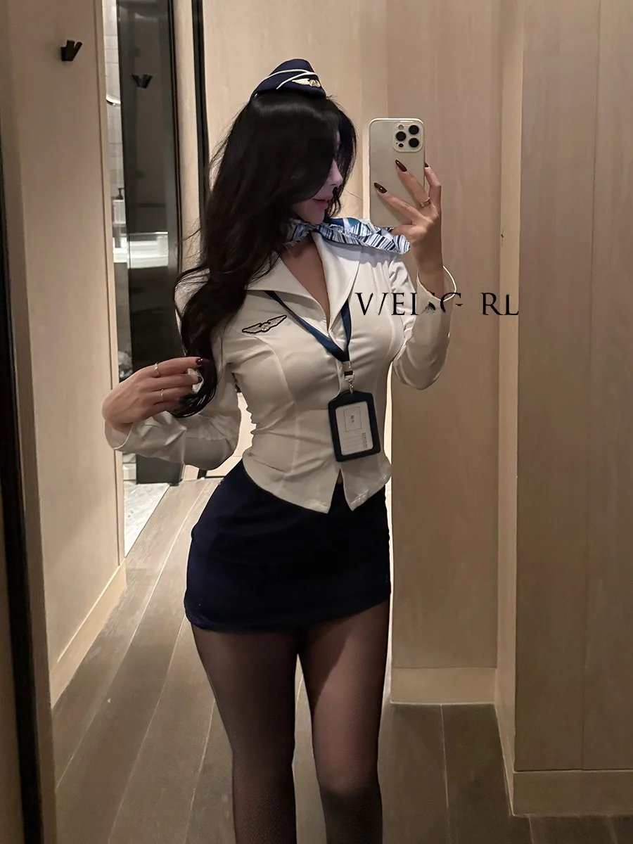 魅力あふれる空姐  制服コスプレ：制服アレンジと着こなしの実用性を検証