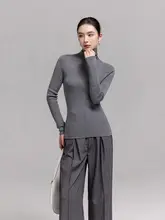 高級感ある無縫いハイネックウールニット【肌触り良好・フィット感・女性用】