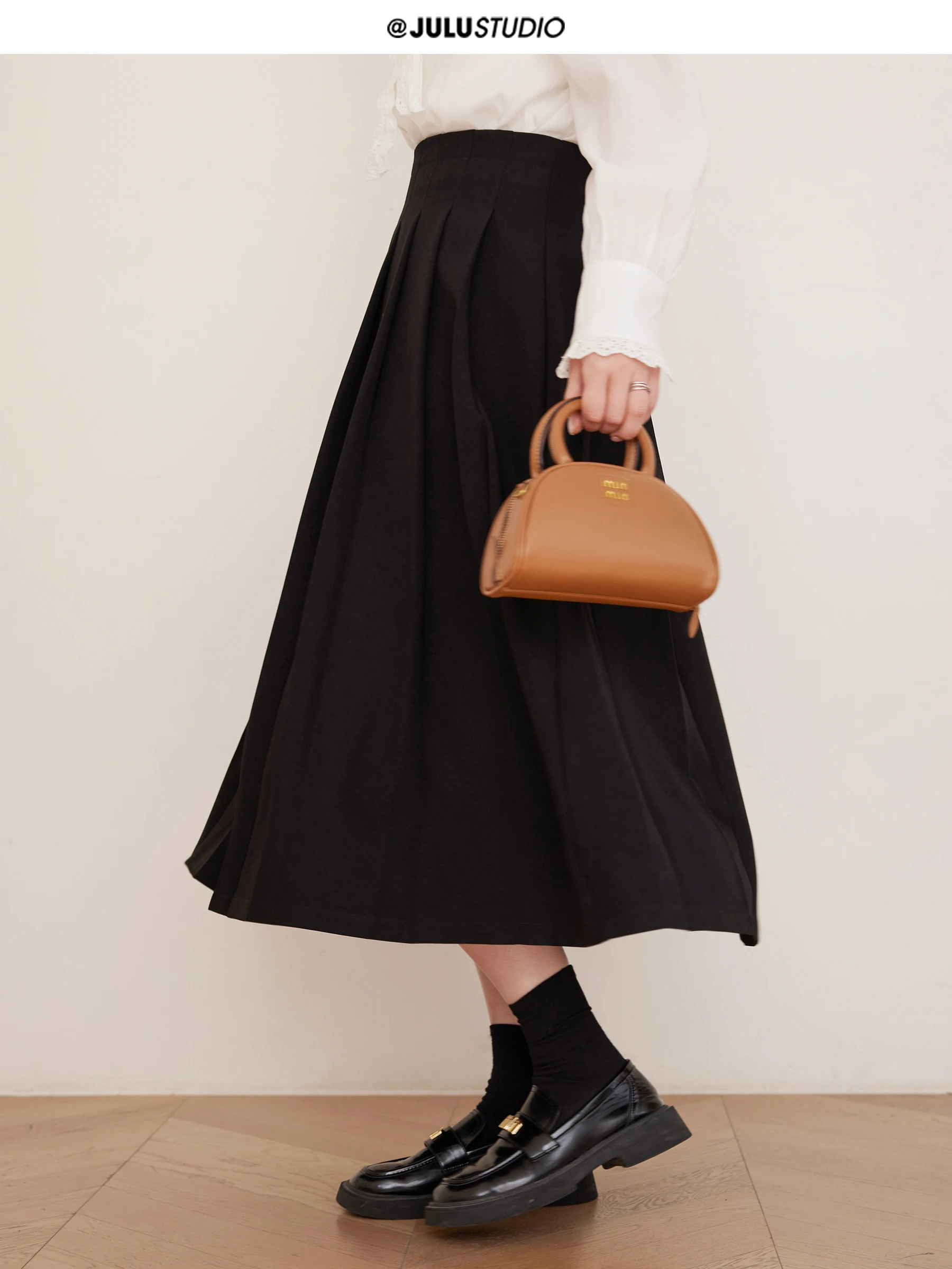 今の時期の服装レディースで悩んでいるなら、この1アイテムで解決できる？