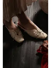 ツバキ柄のムールトゥサンダル【粗いヒール・中華風】