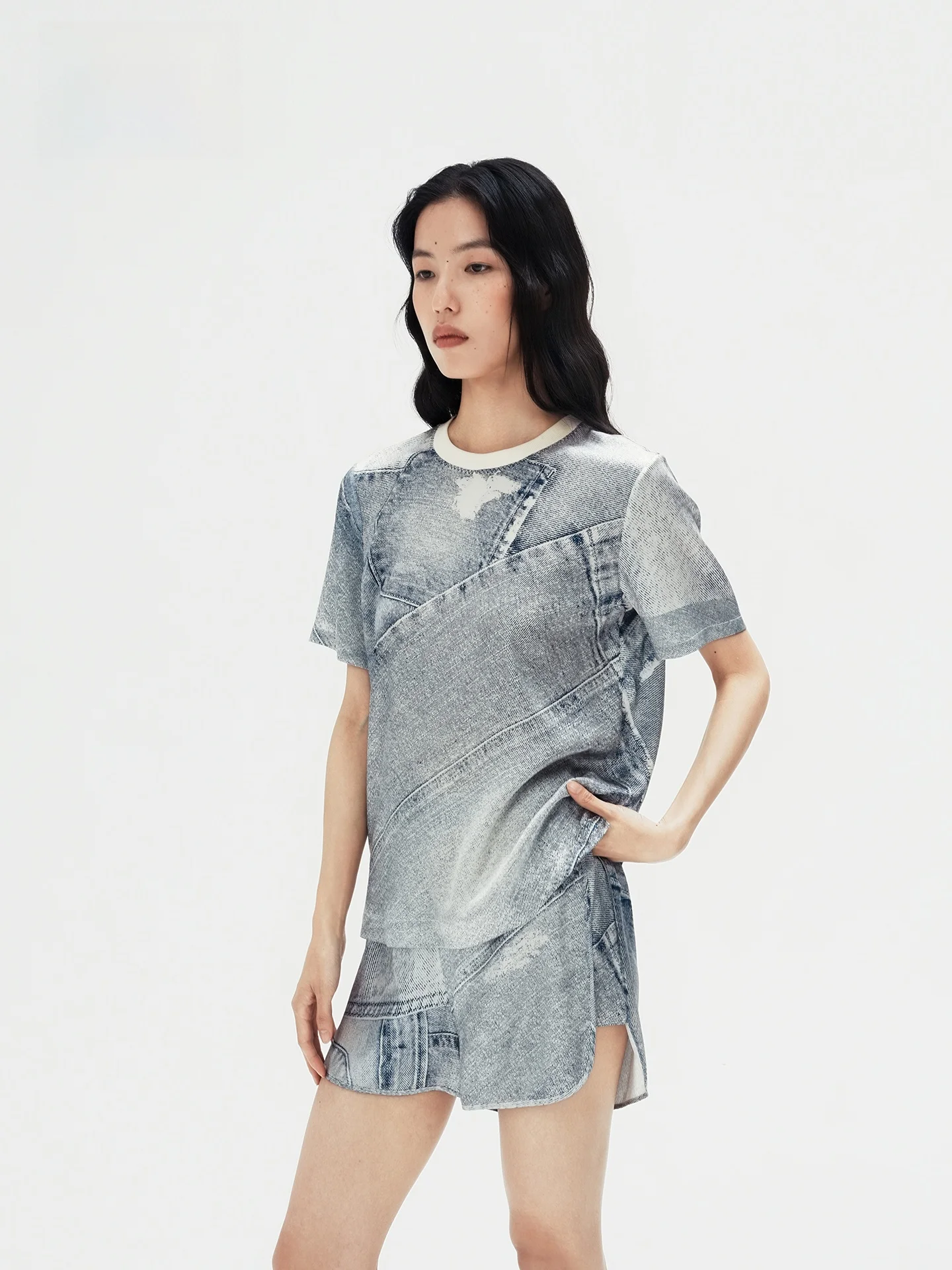ヴィンテージ風の真丝Tシャツとショートパンツをどう選ぶ？通勤から外遊びまで使える「極上の柔らかさ」の秘密