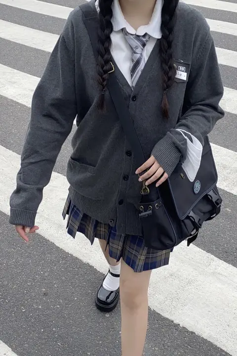 秋向けオリジナルJK制服風ニットカーディガン【長袖・ゆったりシルエット・カジュアル】