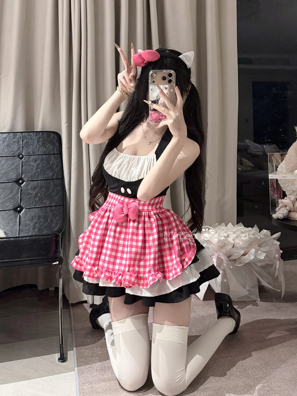 お化け屋敷の衣装を手作りするなら、赤いチェックドレスが一番かっこよくなる方法？