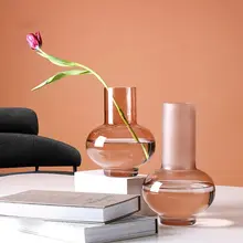上品なデザインのガラス製花瓶【リビングやテーブル用・おしゃれなフラワーアレンジメントに最適】
