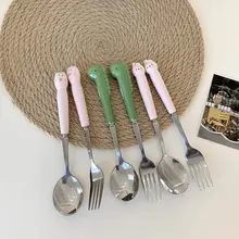 可愛い恐竜とウサギデザインの陶器製カトラリーセット【学生用・持ち運び便利・フルーツ用フォーク＆スプーン】