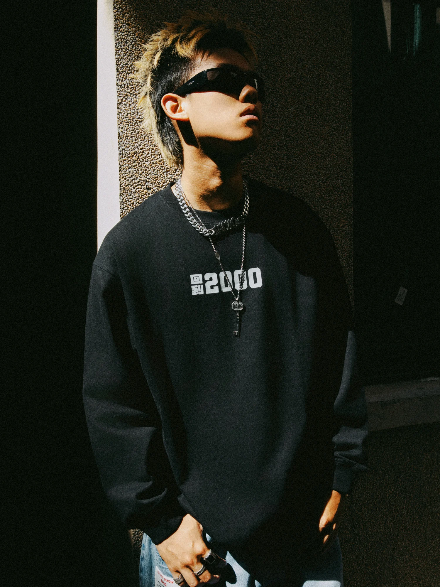 ユニセックス長袖Tシャツ カップル向け セットアップ対応 シンプルデザイン