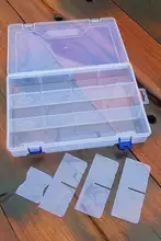 透明プラスチック製ジュエリーボックス【耳飾り・ビーズ整理用・仕切り付き】
