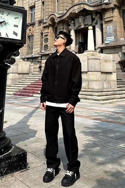 黒の作業パンツ【ゆったりとしたストレートシルエット・秋用・カジュアル】（セットアップ対応）