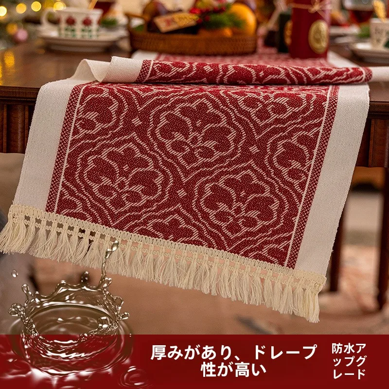 クリスマステーブルクロス：アメリカン＆フレンチスタイルの赤色デザインで空間を彩る