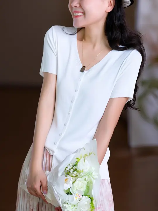 Vネック涼感短袖ニットトップス【快適な通気性・色あせしない・毛玉になりにくい】