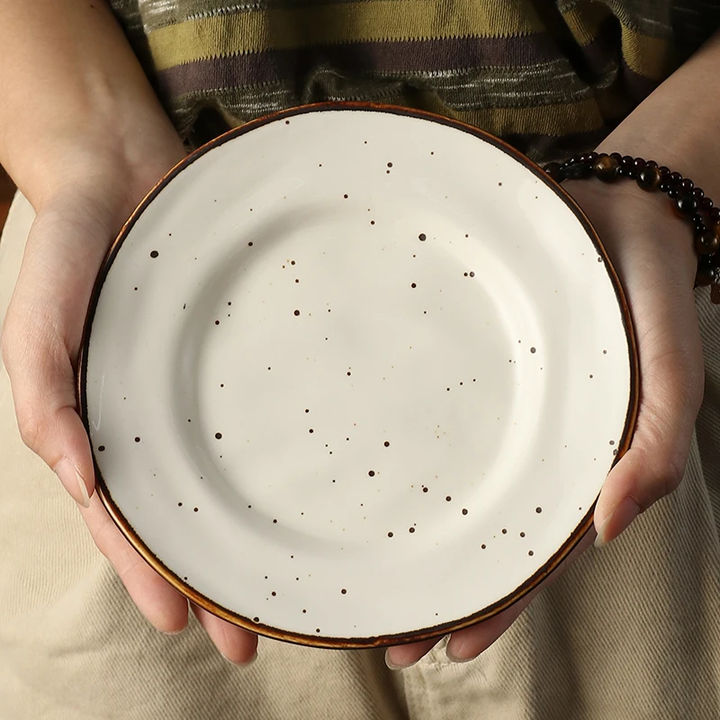 インスタ風レトロサラダプレート：日系デザインの瓷製平皿が提供する食器の新しいスタイル