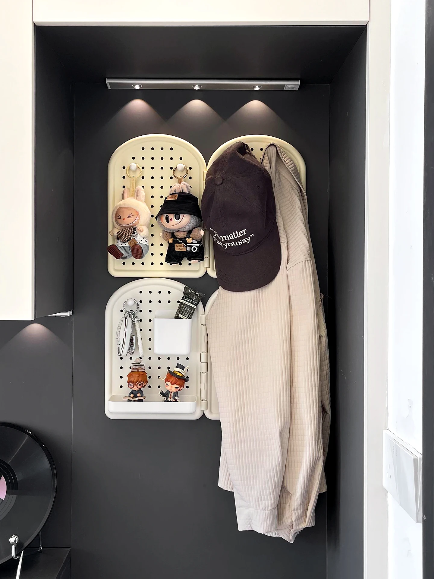 玄関の整理が楽になる！1×4 DIY アイデアで作るコの字ラックは、高さ20cmが最適？突っ張り棒 棚 diy 100均 と比べてどうか？