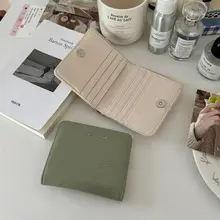 高級感あるデザイン！容量大きめのジッパー付き折りたたみ財布【個性的なコインケース・カードポケット一体型】