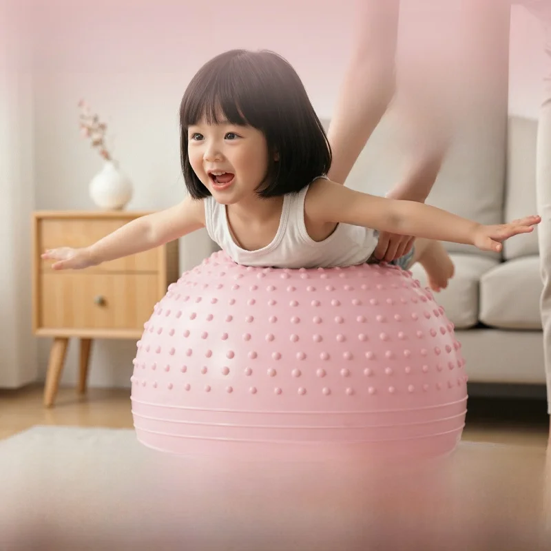 幼児用感覚統合トレーニングヨガボール：バランスと触覚刺激を実現する65cmピーチピンクモデル