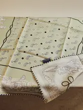 高級感ある純絹ストライプスカーフ【女性用・首巻き対応・洗練されたデザイン】