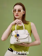 高級感あるデザインの女性用トートバッグ【斜め掛け対応・軽量】