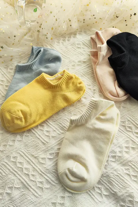 春夏用 薄手ショートソックス【コットン・透湿性・クルー丈・クリーム色・女性用】