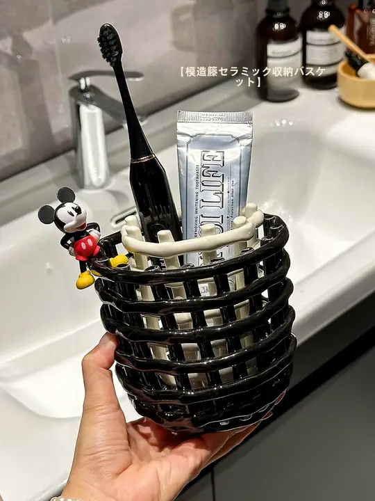 バスルームオーガナイザー セラミック 収納スタンド 洗面台 歯ブラシ 歯磨き粉 ブラシ メイクブラシ 小物入れ 洗面所