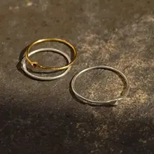 純銀製極細宝石リング【オリジナルデザイン・スタイリッシュな重ね付けに最適】