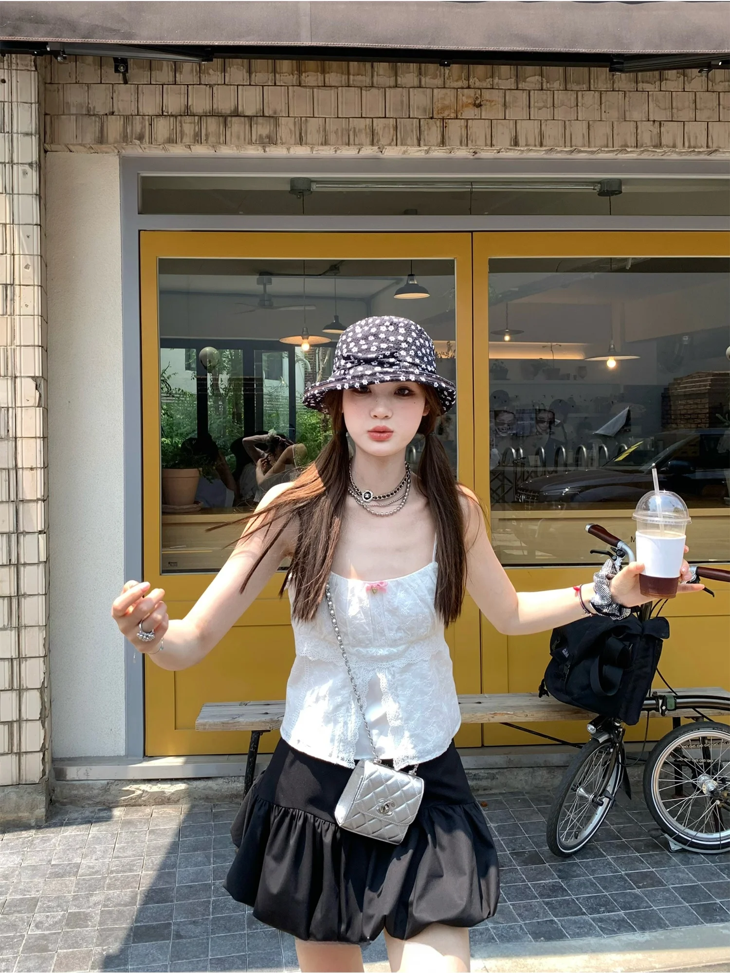 夏フェスファッション女子にぴったりな5選：デザイン・シーン・価格感を考慮した実際の着こなし方