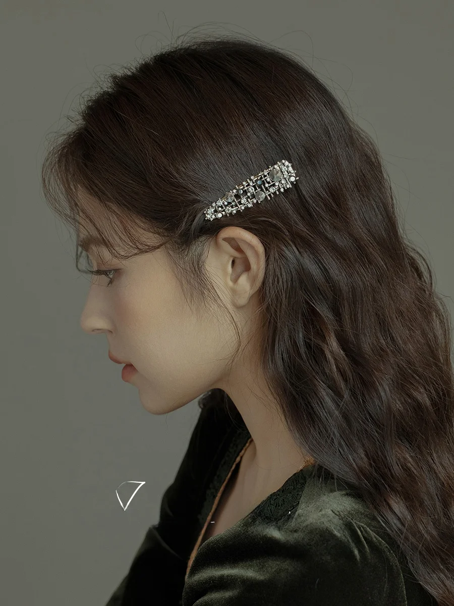 ボブ ヘアアクセサリーの選定基準：復古スタイルのダックビルヘアクリップを実際の使用で検証