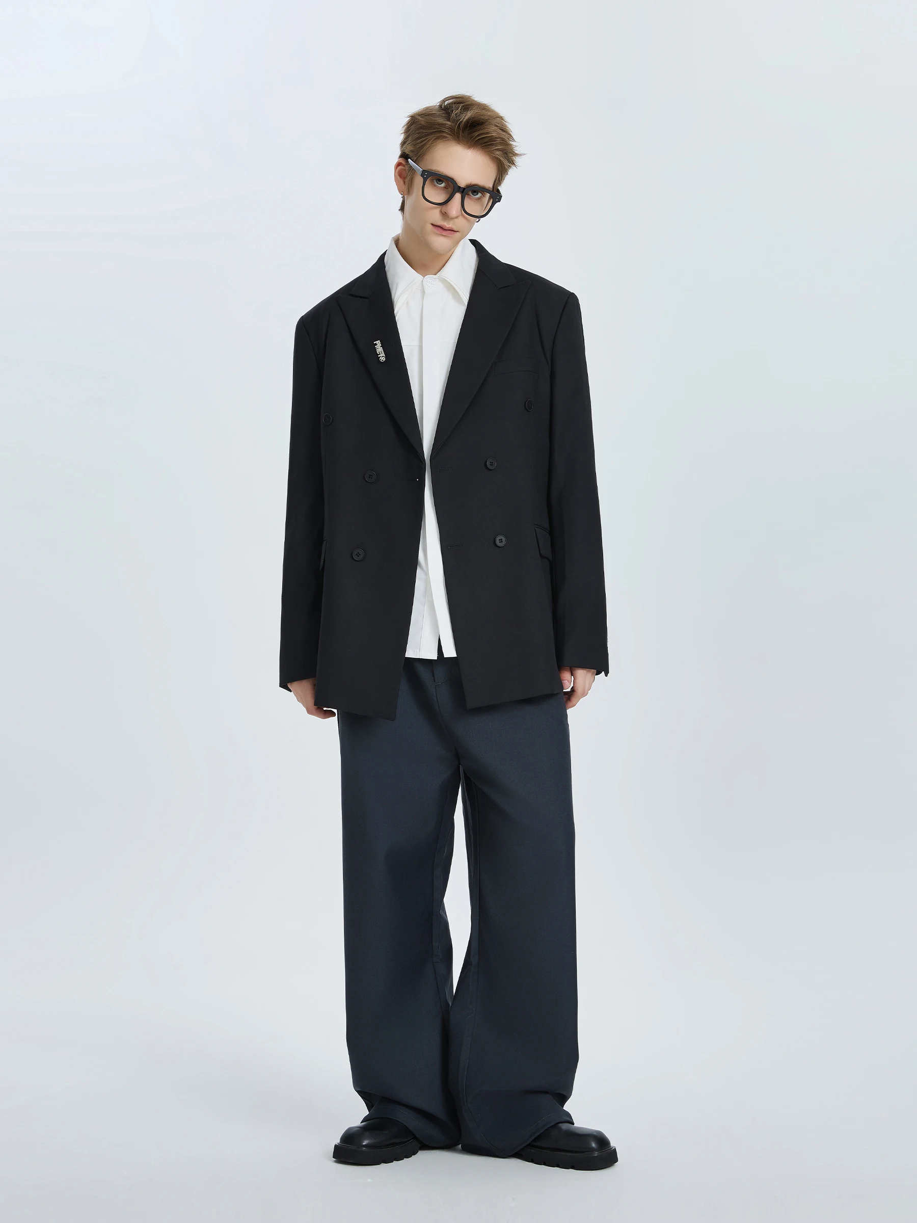 春服 メンズ 通勤スタイルの「脱着」が可能になるブレザーの完全ガイド