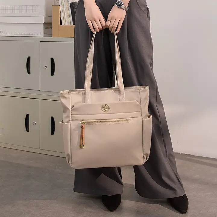 大容量トートバッグ【ファッション・ショルダーバッグ・パソコン用】