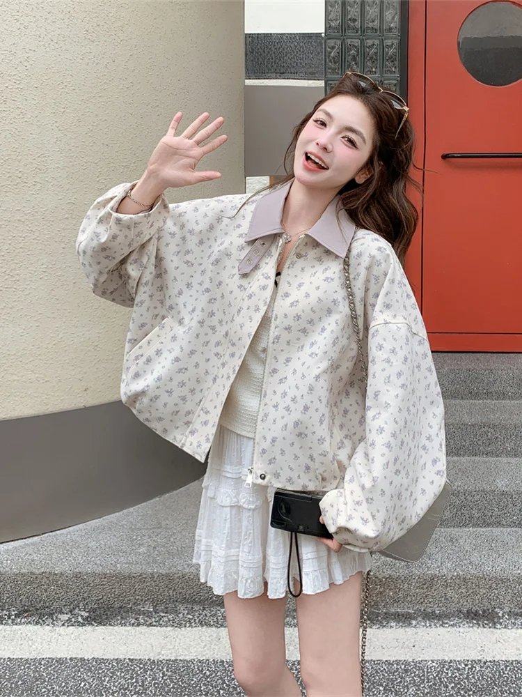 春のブルゾンコーデで迷うなら、花柄のジャケットが救う理由は？