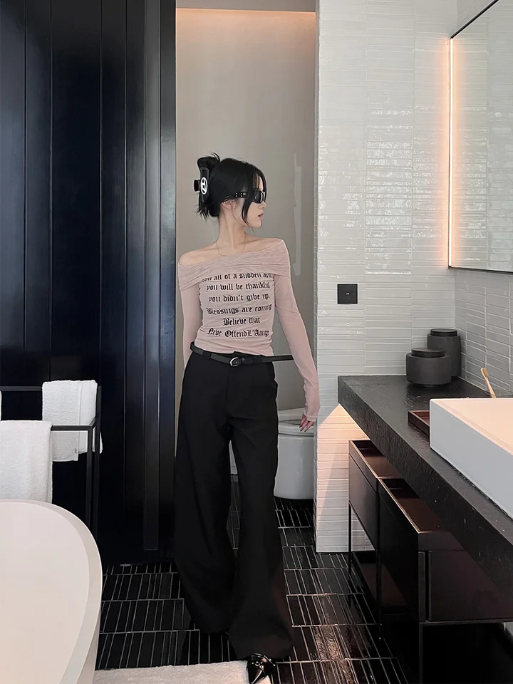 ブラックストレートパンツ【ハイウエスト・ワイドレッグ・フィット】（セットアップ対応）