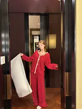 赤いポルカドットのパジャマ【女性用・綿素材・心形デザイン・快適なルームウェア】（セットアップ対応）