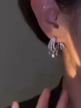 洗練されたデザイン！ジルコニアのイヤリング【シンプルで万能・スタイリッシュ・女性用】