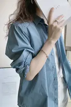雰囲気漂うアンティークブルーのレディースシャツ【ゆったりシルエット・春夏用・デザイン性】