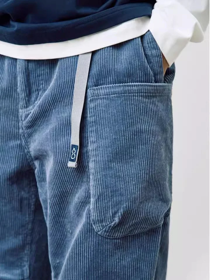 厚手コーデュロイロングパンツ：ワイドフィットでカジュアルな日常使いを実現