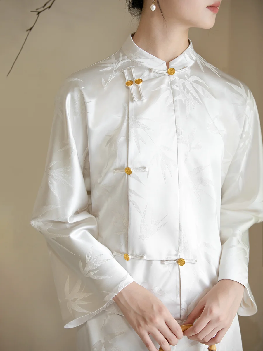 茶色の服：中式デザインの外套セットアップ対応の実用性とシーン別適用