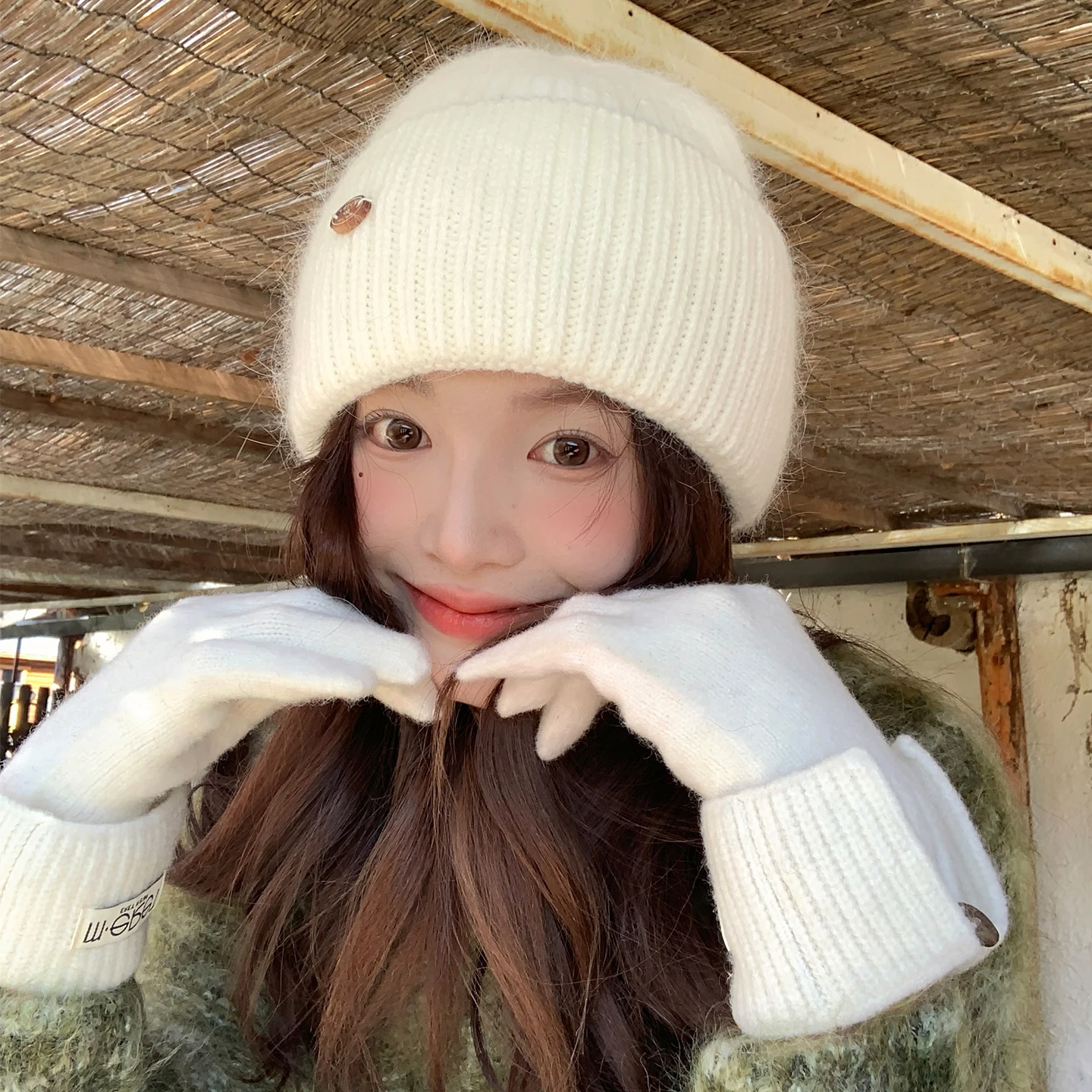白ニット帽 メンズは本当に必要？それとも女性向けのアイテムなのか？