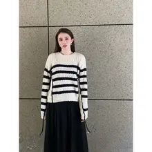 LUNAFUNG ラウンドネックストライプボタン付きニットセーター【ウール混紡・女性用】