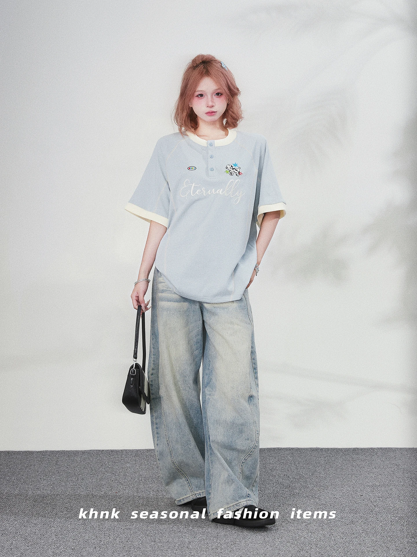 刺繍ロゴ入りTシャツ：男女兼用の夏用ラウンドネックで日常のスタイルを刷新