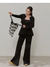 高ウエスト ブラックデニムパンツ【スリムフィット・フレアデザイン・大きいサイズ】（セットアップ対応）