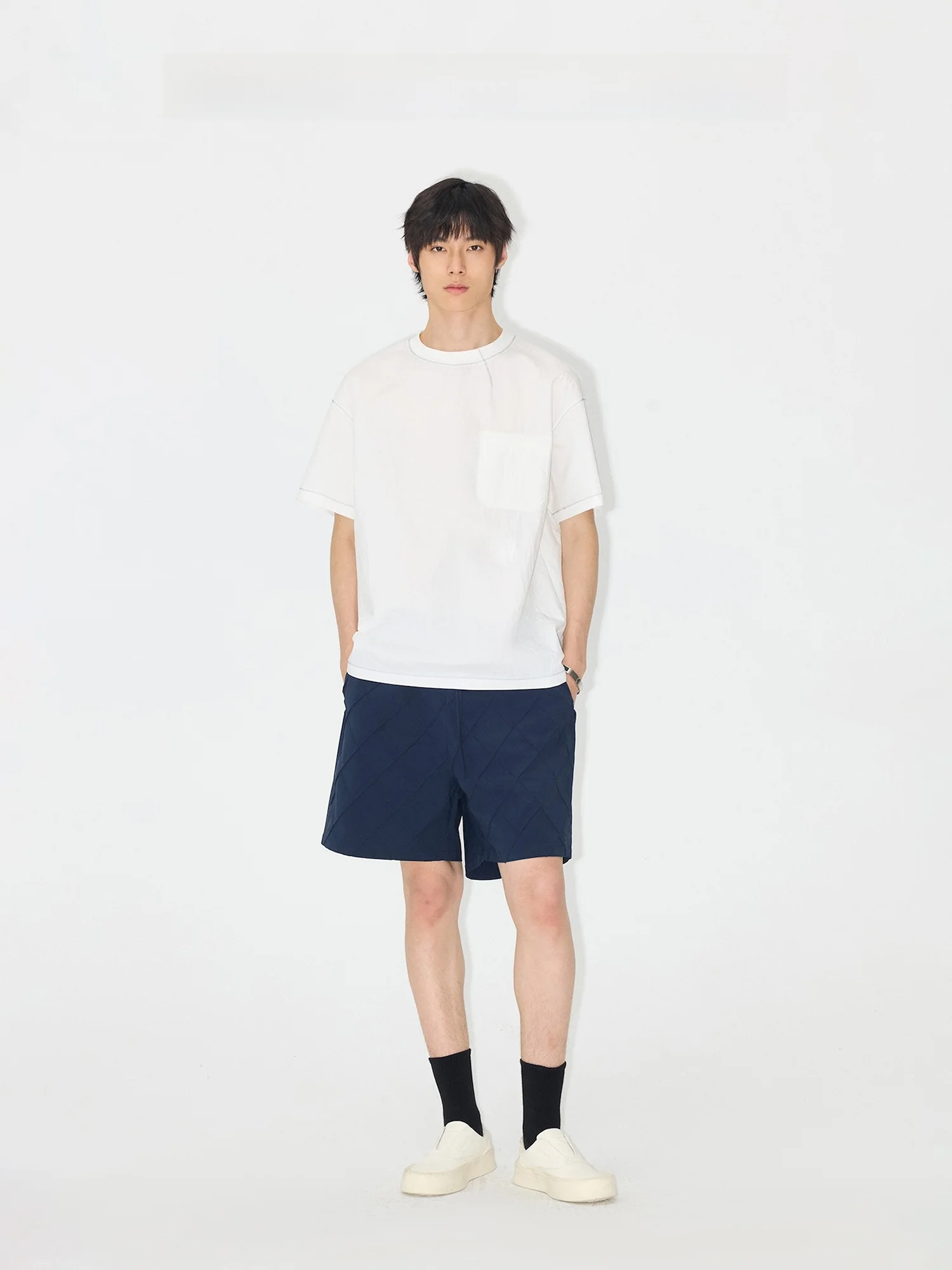 几何立体デザインの軽やかで快適なウエストゴムショートパンツ：夏のファッションコーデに最適な潮流スタイル