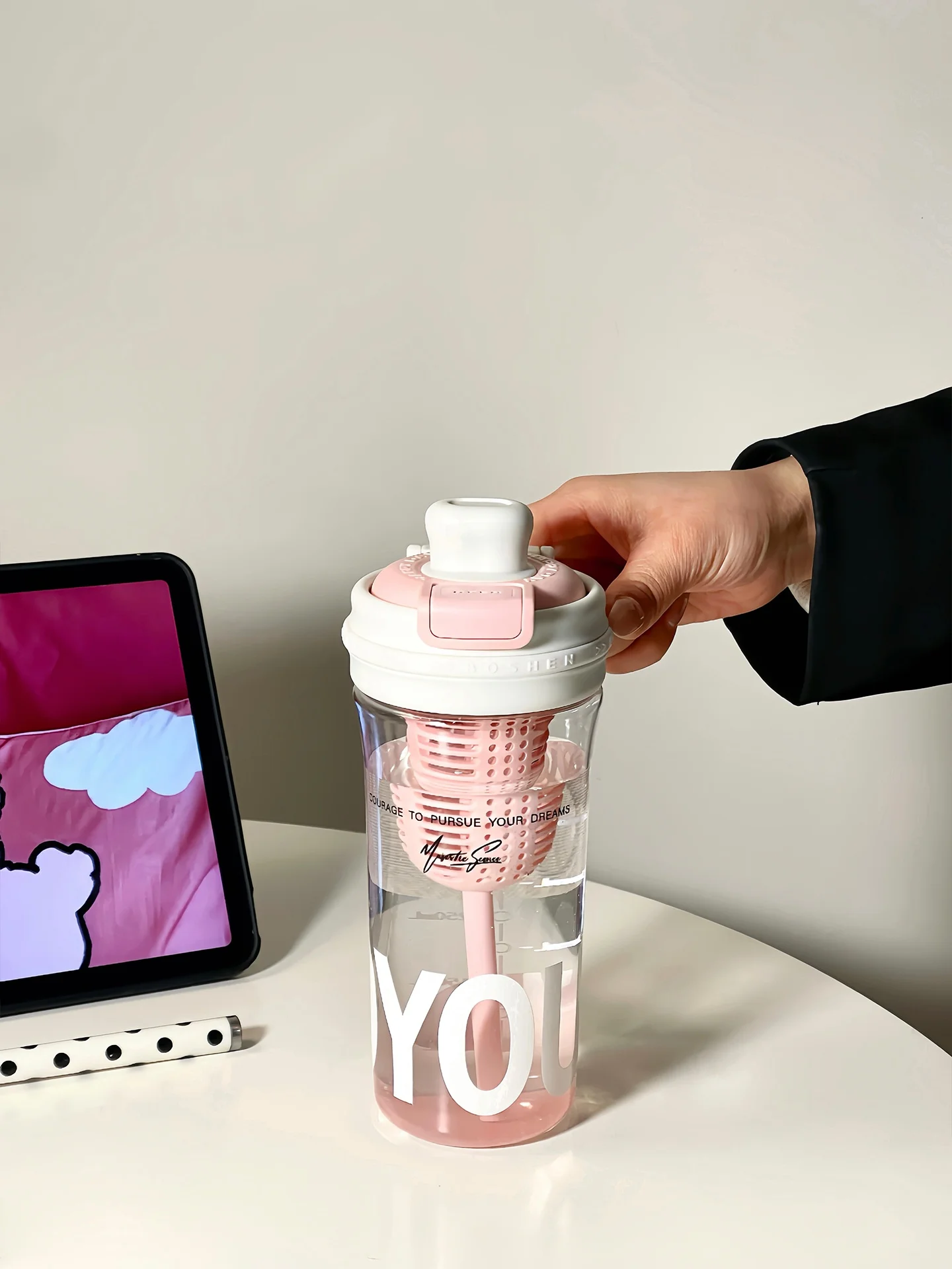 ストロー付き水筒 710ml トライタン製 ダブルストローで洗いやすい大人向け水筒