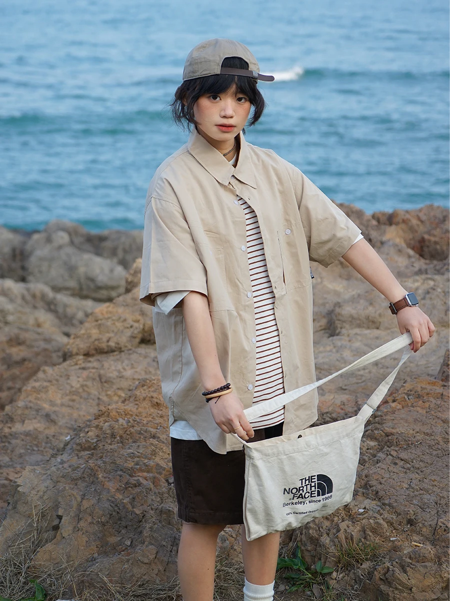 一碗士多 メンズ夏用レトロ無地短袖シャツ【オーバーサイズ・フィット】