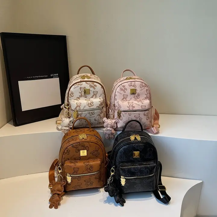 2025年夏の新作大学生ミニリュック