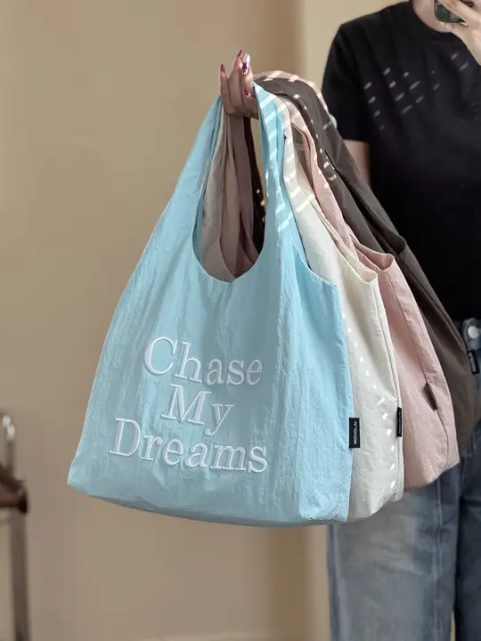 レタ―刺繍のショルダートートバッグ【カジュアル・シンプル・軽量・日常使い】