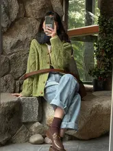 ホワイトVネック編み上げカーディガン【秋冬用・ゆったり・粗いニット】