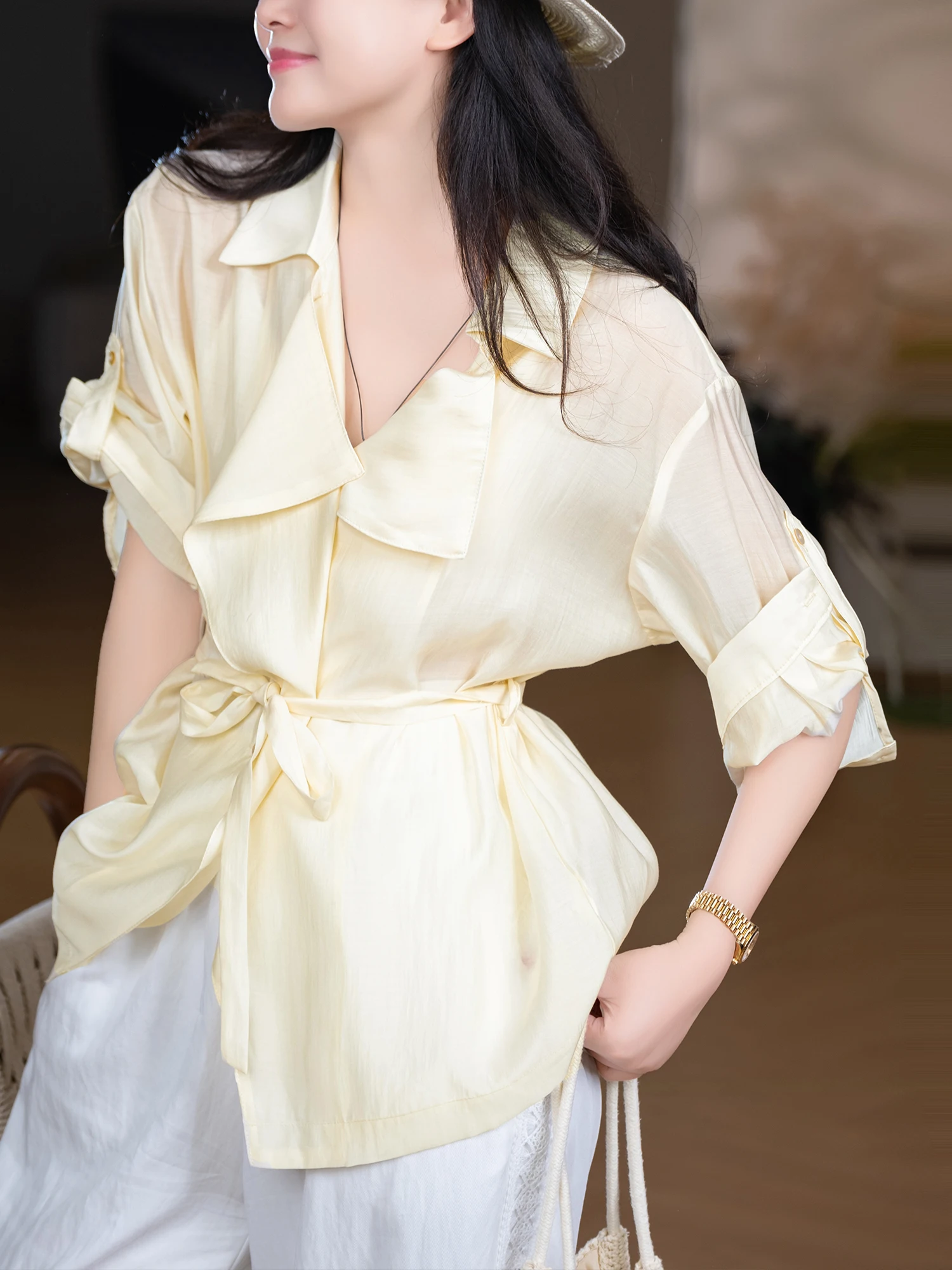 4月末に買うべきファッションは？5月末や8月末に着る服の選び方を、1着で解決する