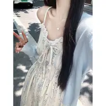 優しい雰囲気のブルー長袖ニットカーディガン【春用・花柄キャミソール付き・デュアルスタイル】（セットアップ対応）