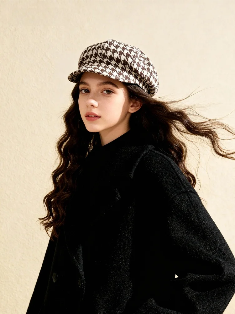 帽子が似合うファッションは、顔の形と季節で決まる？