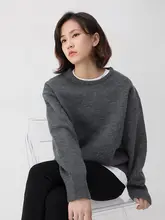 深灰色 ストレッチ素材のゆったりラウンドネックセーター【春秋用・女性用・スタイル】