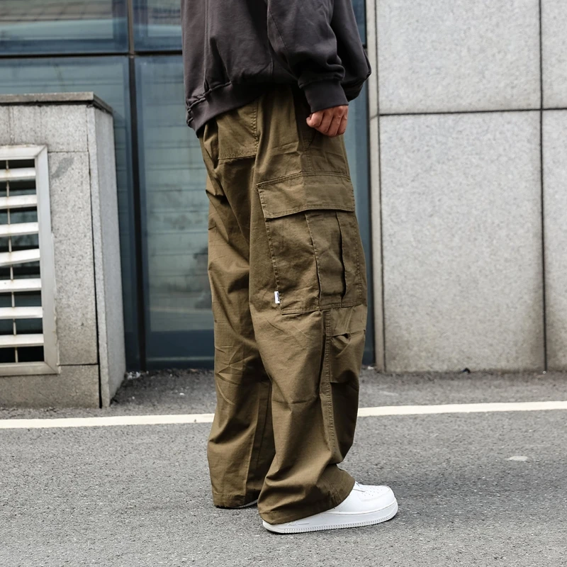 ストレートタイプのカーゴパンツは、本当に「選ぶべき」なのか？
