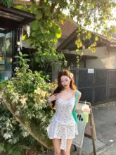 小花柄長袖カーディガンとキャミソールワンピースの春コーデ（セットアップ対応）